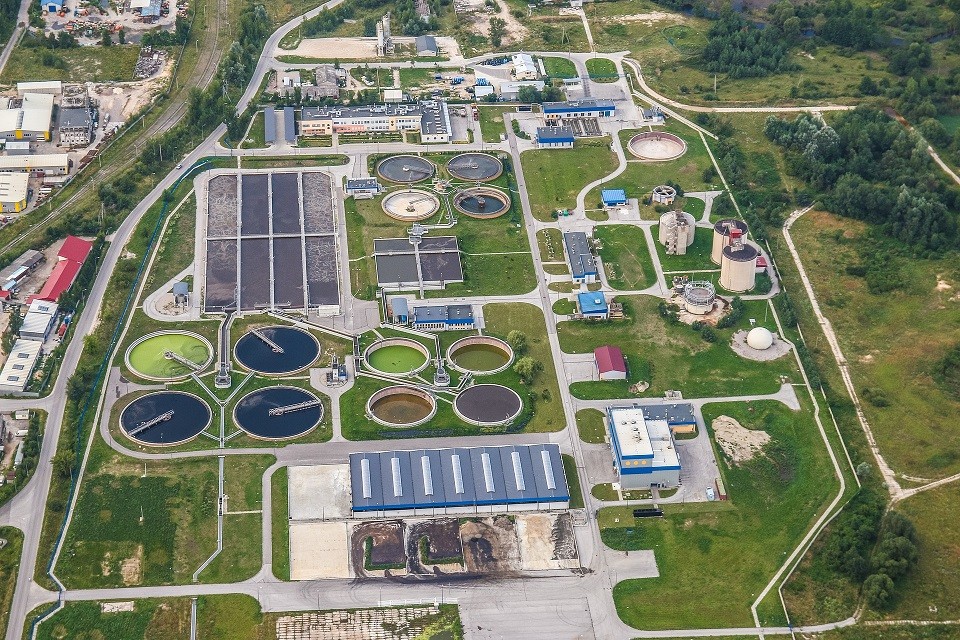 treatment-plant-wastewater-sedementatio_20220117-201320_1